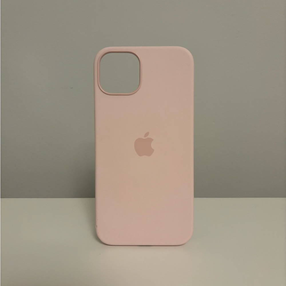 Apple - Iphone 13 - Silicone Case with MagSafe - Chalk Pink !! 💝